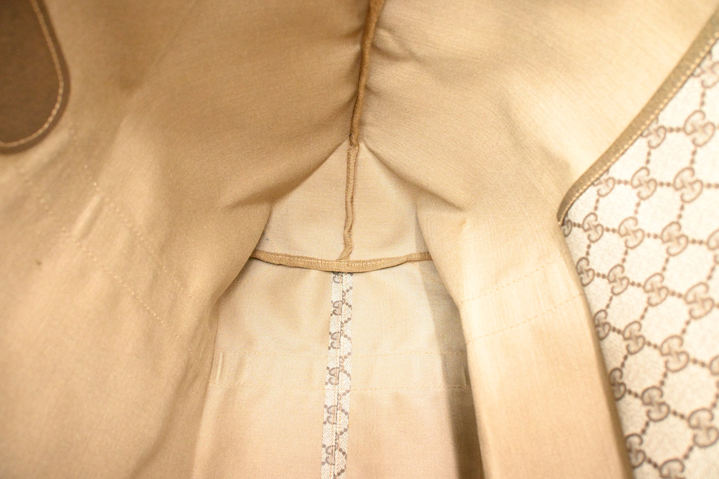 Gucci Travel Tote in GG Supreme Canvas