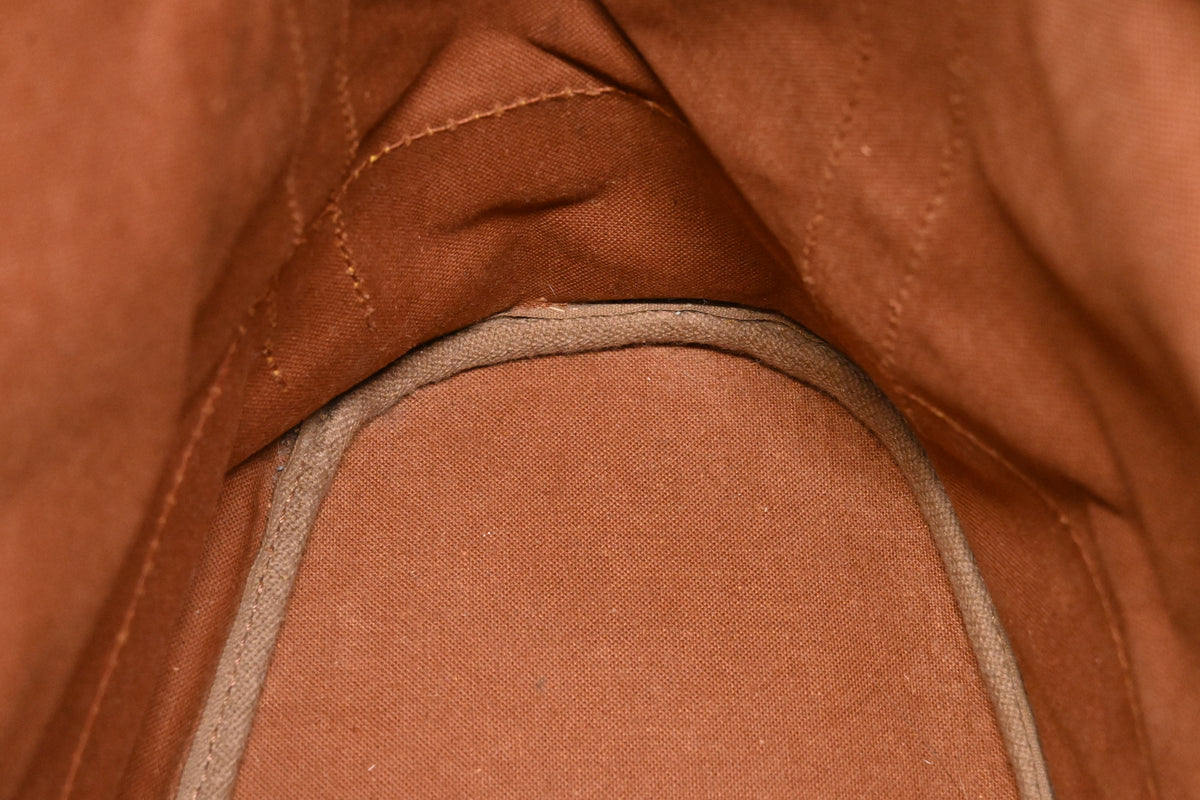 Louis Vuitton Randonnee GM in Monogram Canvas