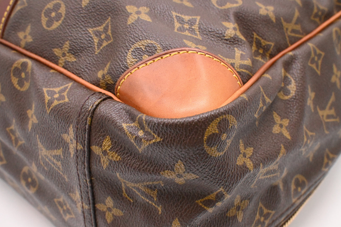 Louis Vuitton Sirius 50 in Monogram Canvas