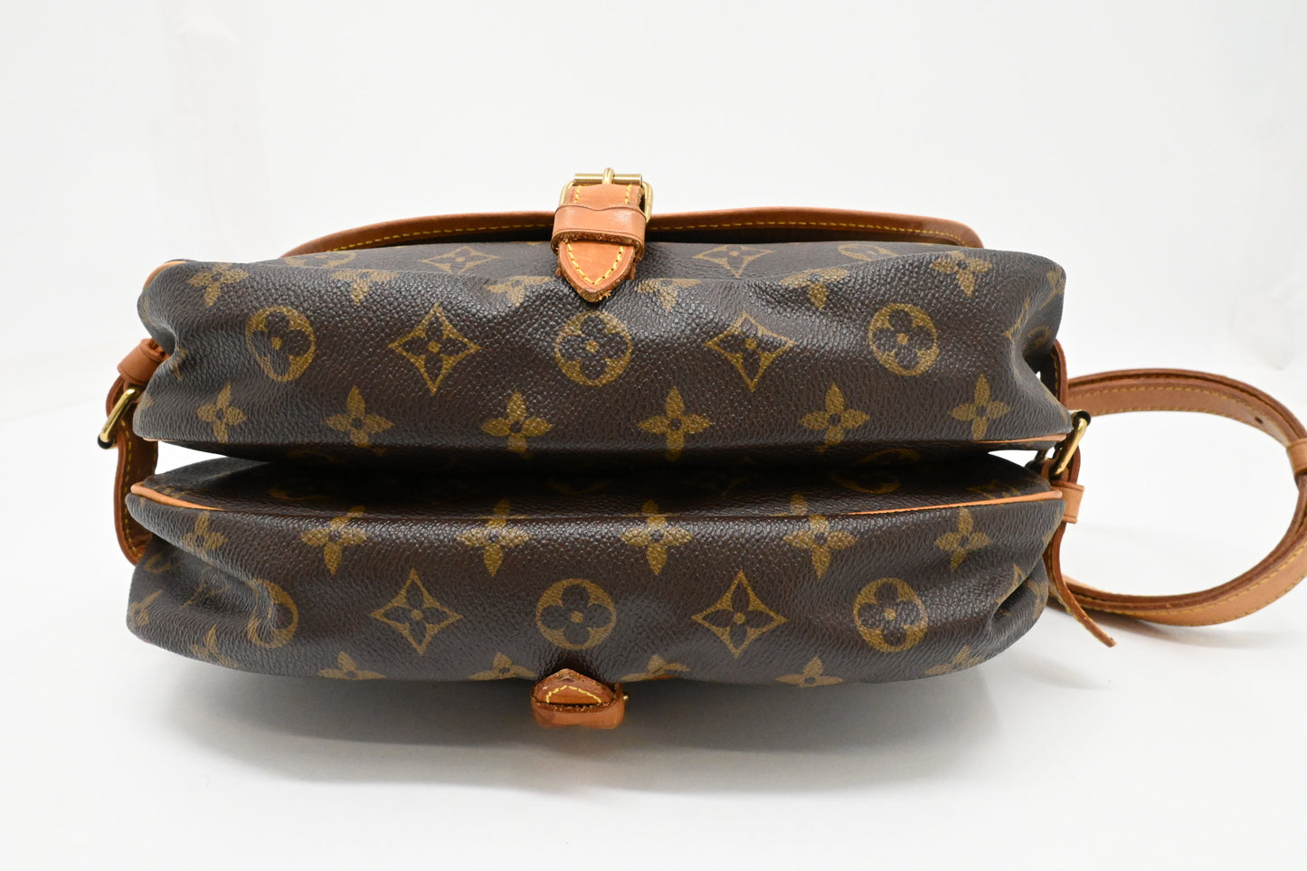 Louis Vuitton Saumur 30 in Monogram Canvas