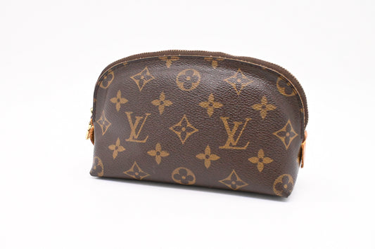 Louis Vuitton Pochette Cosmetique in Monogram Canvas