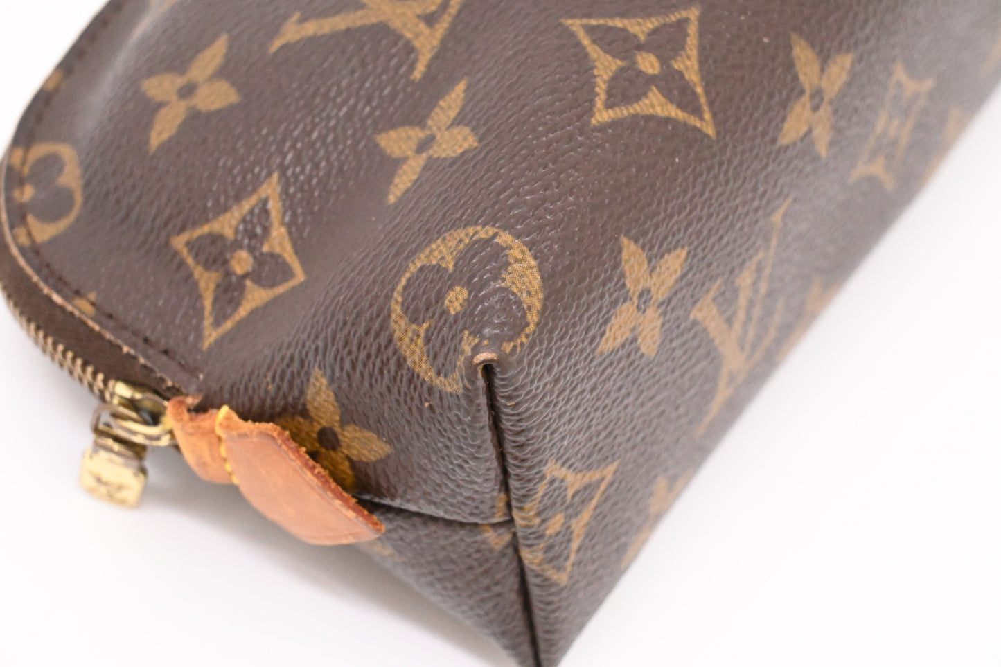 Louis Vuitton Pochette Cosmetique in Monogram Canvas