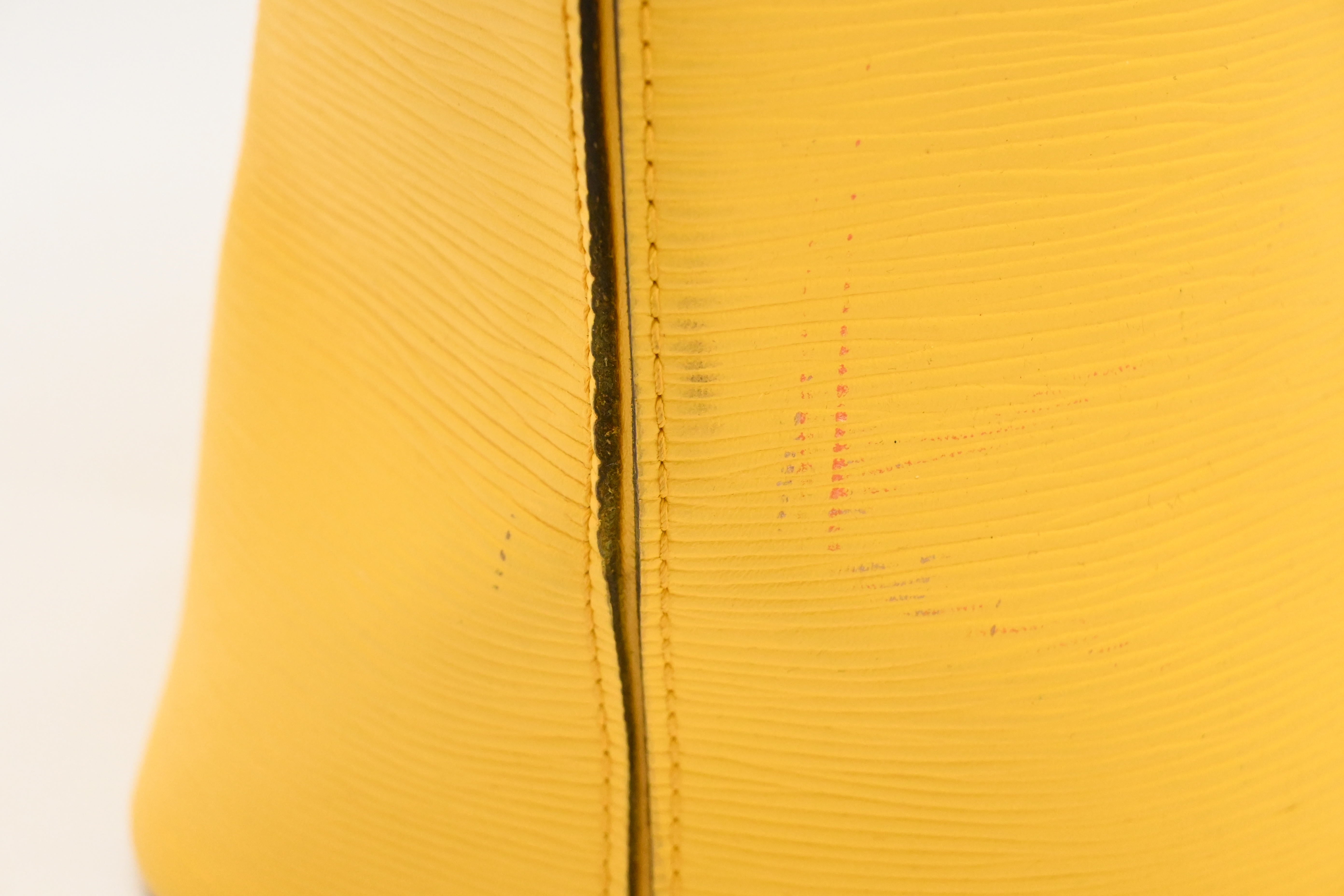 Louis Vuitton Neverfull MM in Yellow Epi Leather Preloved – Weekly