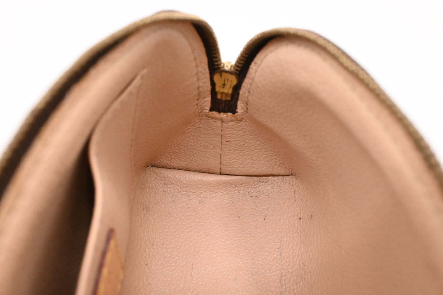 Louis Vuitton Pochette Cosmetique in Monogram Canvas