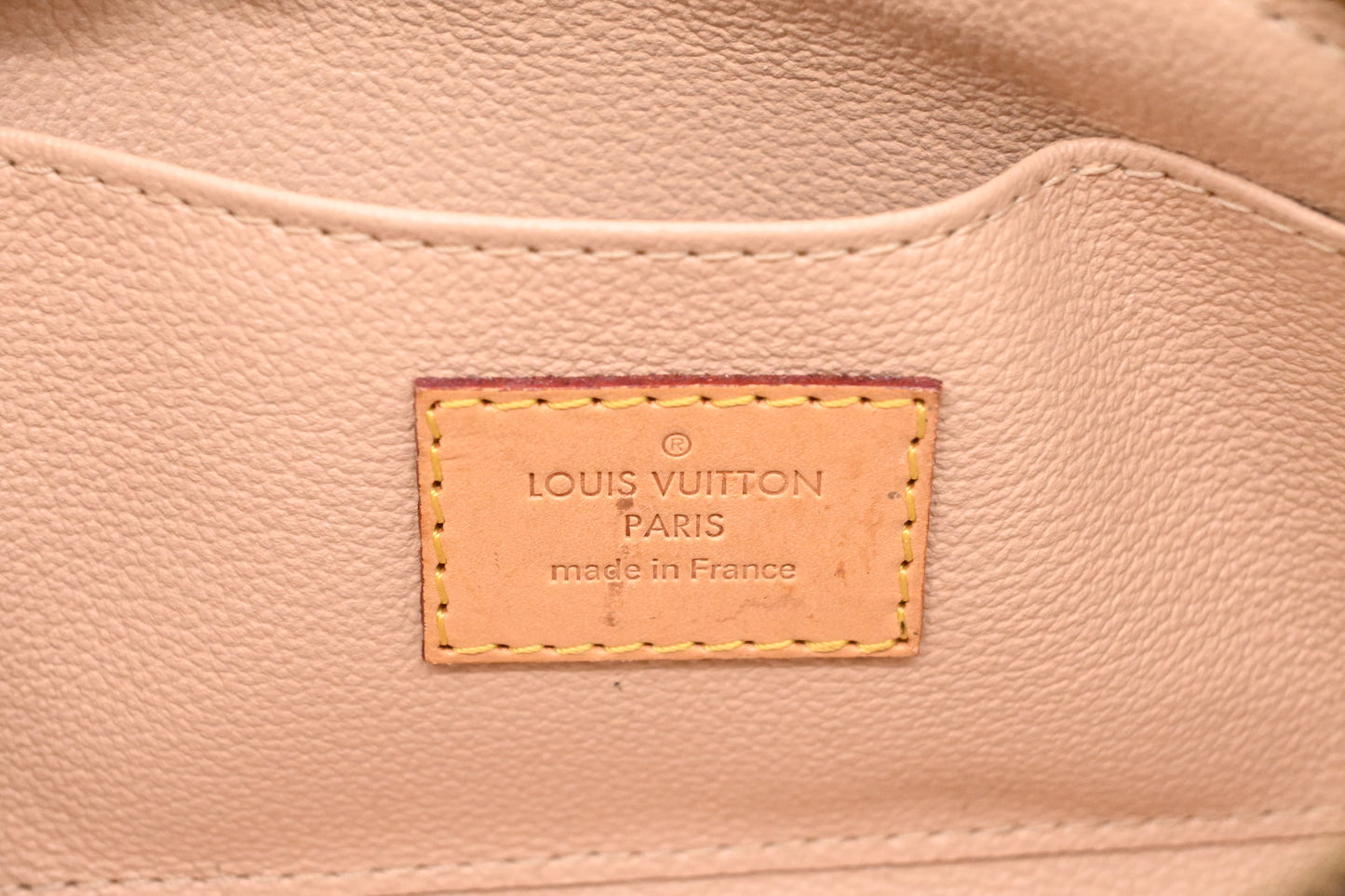 Louis Vuitton Pochette Cosmetique in Monogram Canvas