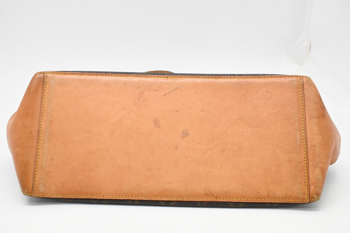 Louis Vuitton Cabas Mezzo in Monogram Canvas