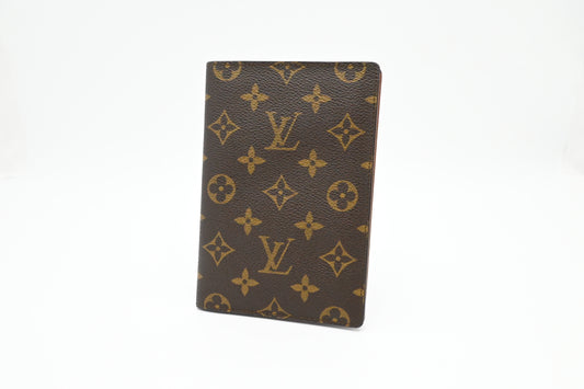 Louis Vuitton Passport Case in Monogram Canvas