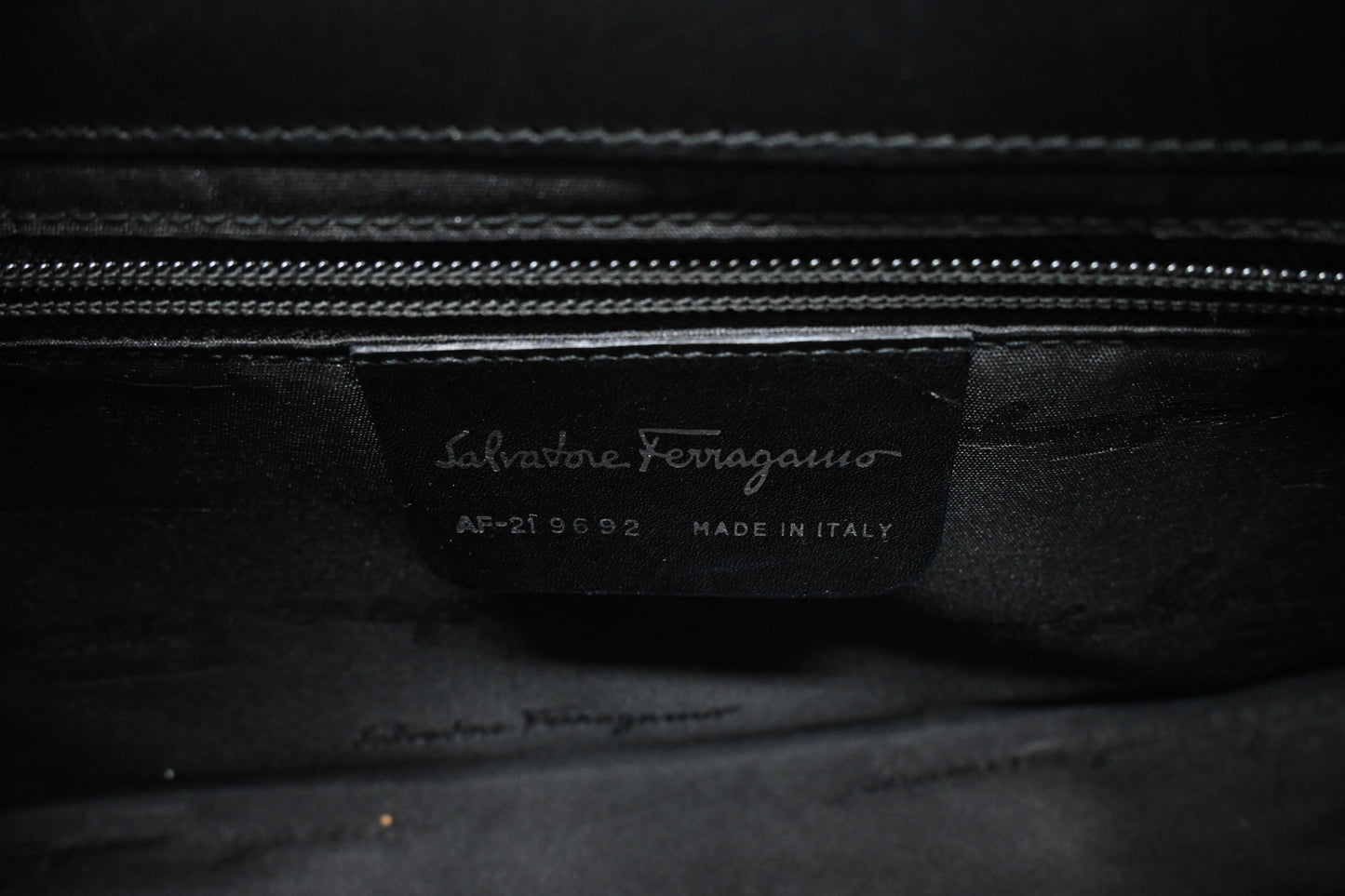 Ferragamo Shoulder Bag in Black Felt