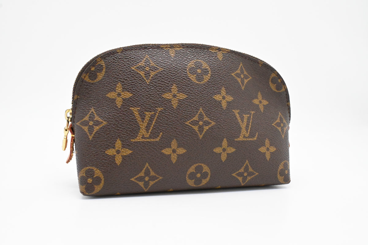 Louis Vuitton Pochette Cosmetique in Monogram Canvas