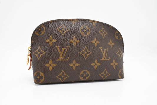 Louis Vuitton Pochette Cosmetique in Monogram Canvas