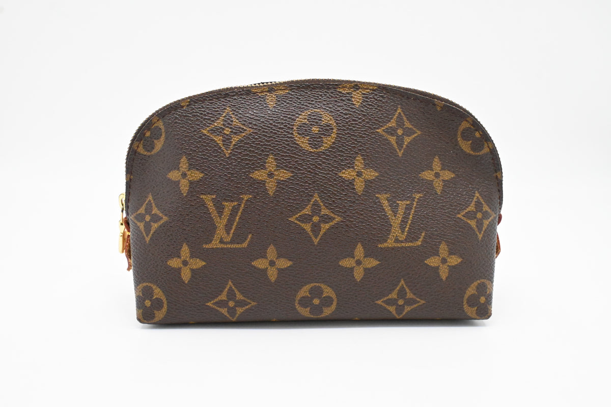 Louis Vuitton Pochette Cosmetique in Monogram Canvas