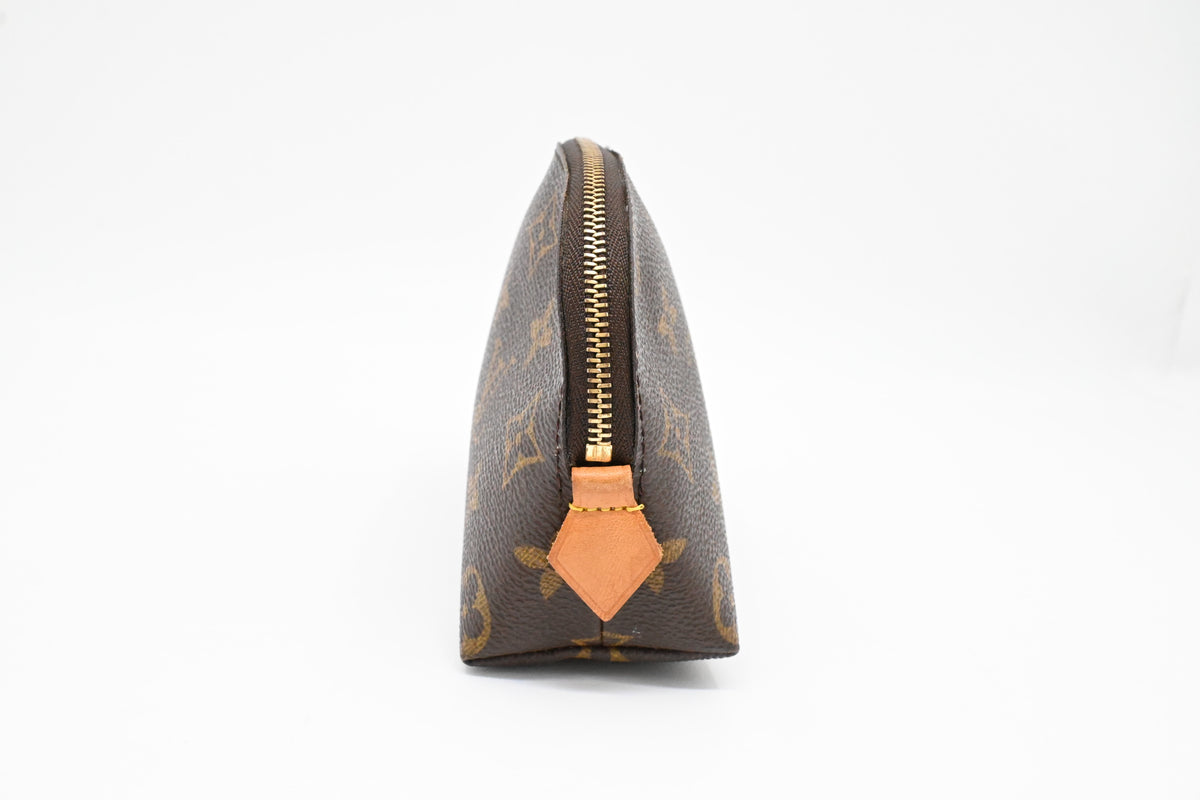 Louis Vuitton Pochette Cosmetique in Monogram Canvas