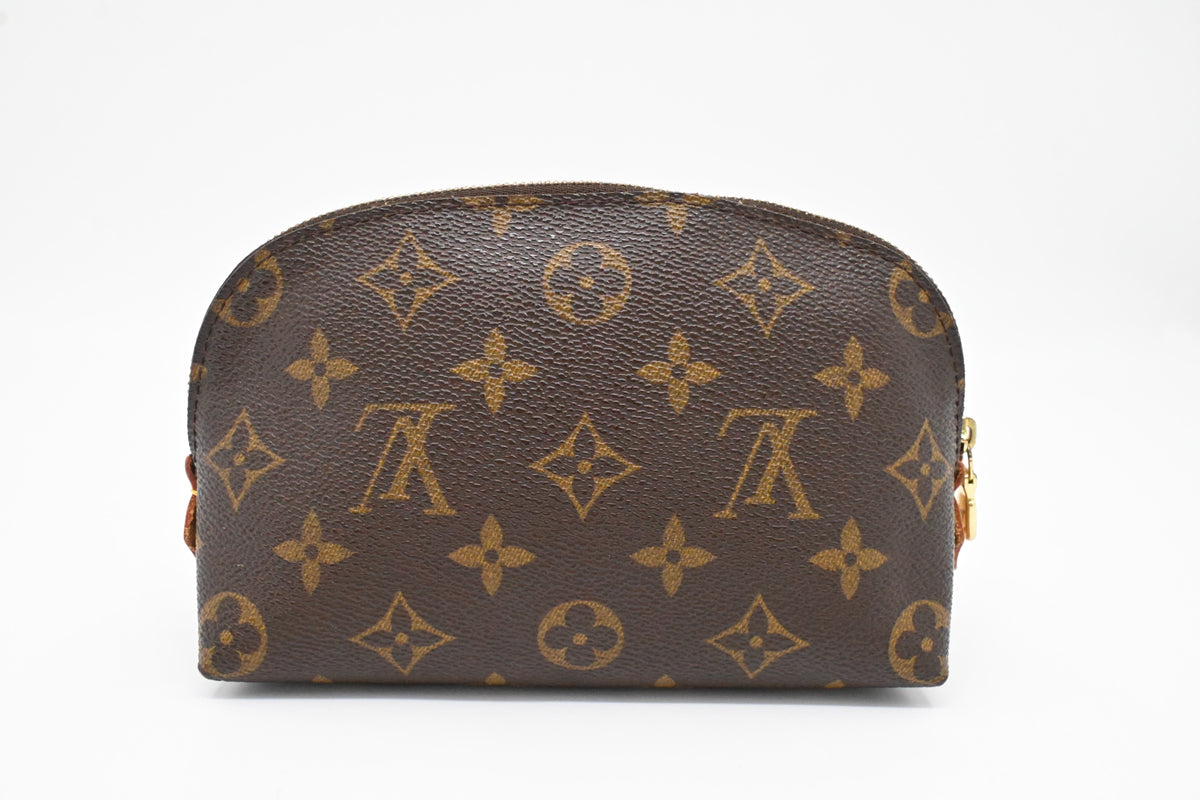 Louis Vuitton Pochette Cosmetique in Monogram Canvas