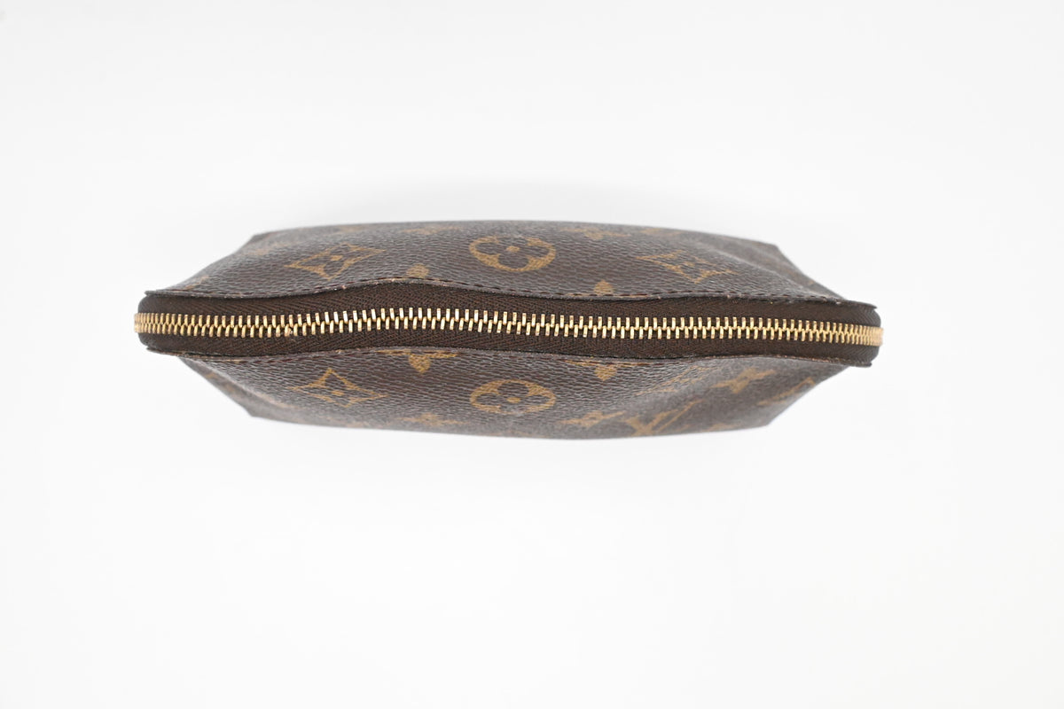 Louis Vuitton Pochette Cosmetique in Monogram Canvas