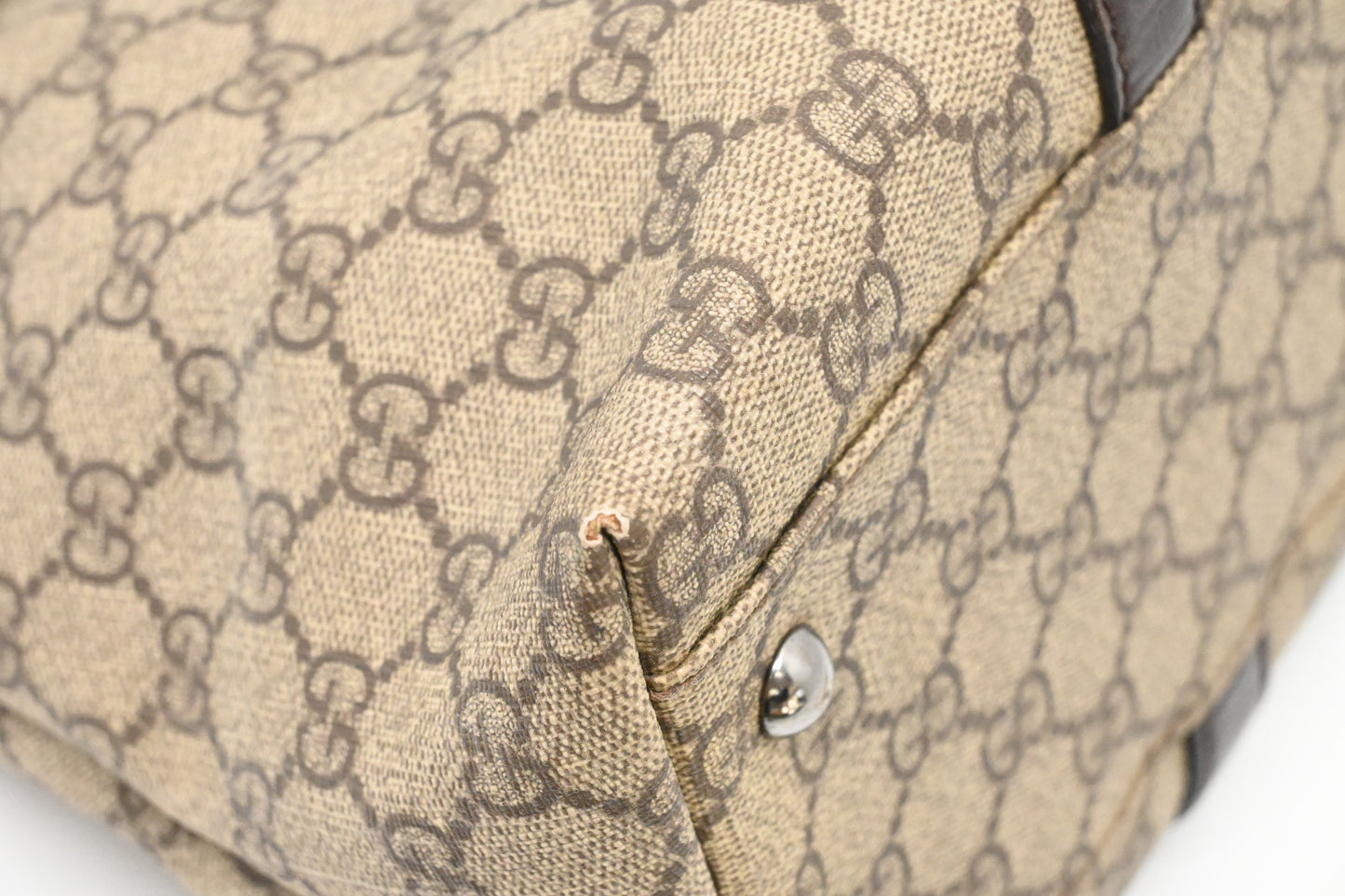 Gucci Shoulder Bag in GG Supreme Canvas