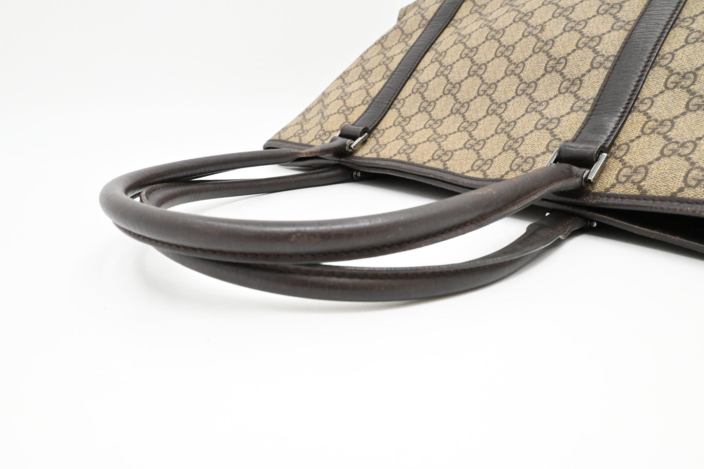 Gucci Shoulder Bag in GG Supreme Canvas
