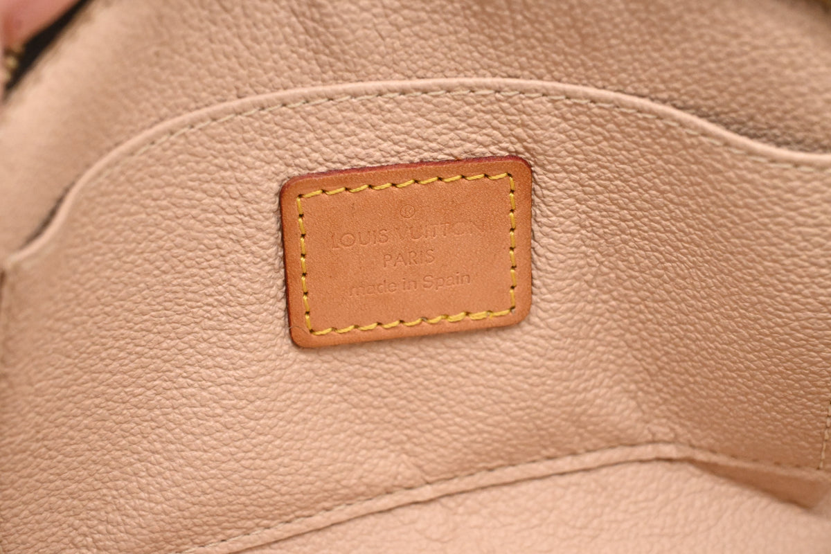 Louis Vuitton Pochette Cosmetique in Monogram Canvas