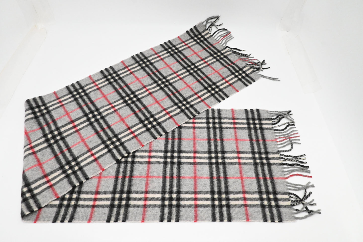 Burberry Scarf in Gray Cashmere