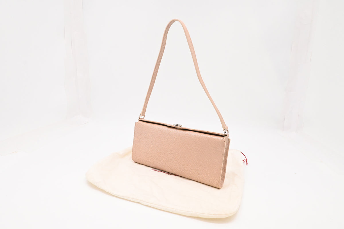 Ferragamo Shoulder Bag in Pink Leather