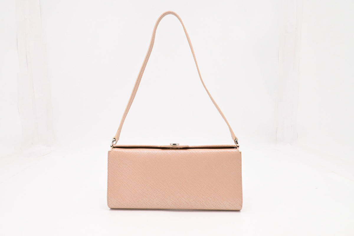 Ferragamo Shoulder Bag in Pink Leather
