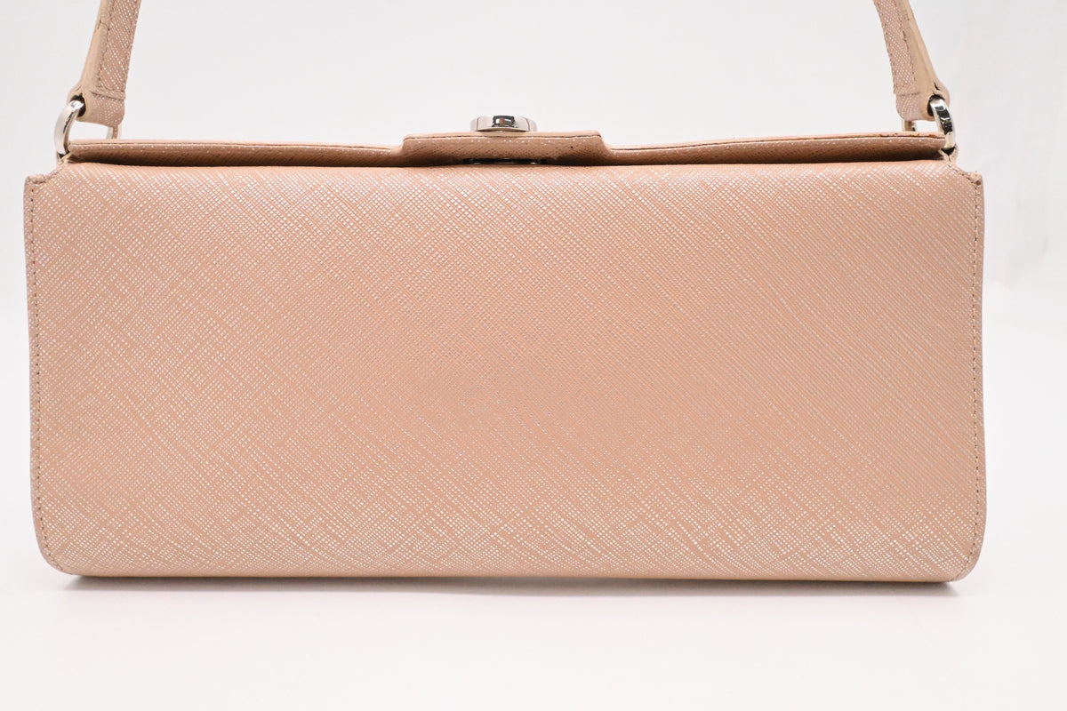 Ferragamo Shoulder Bag in Pink Leather