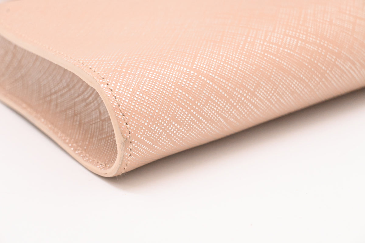 Ferragamo Shoulder Bag in Pink Leather