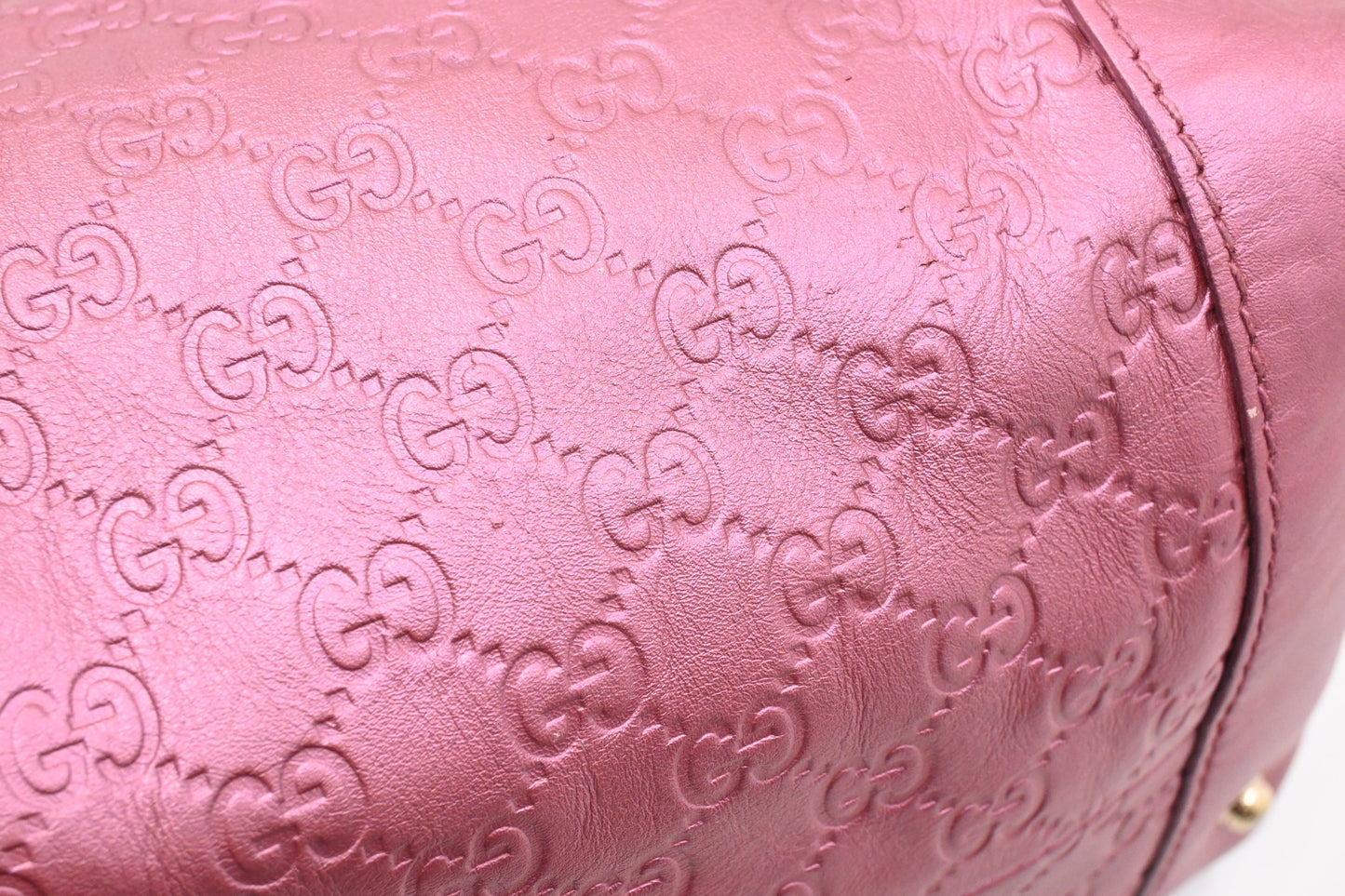 Gucic Shoulder Bag in Pink Guccissima Leather