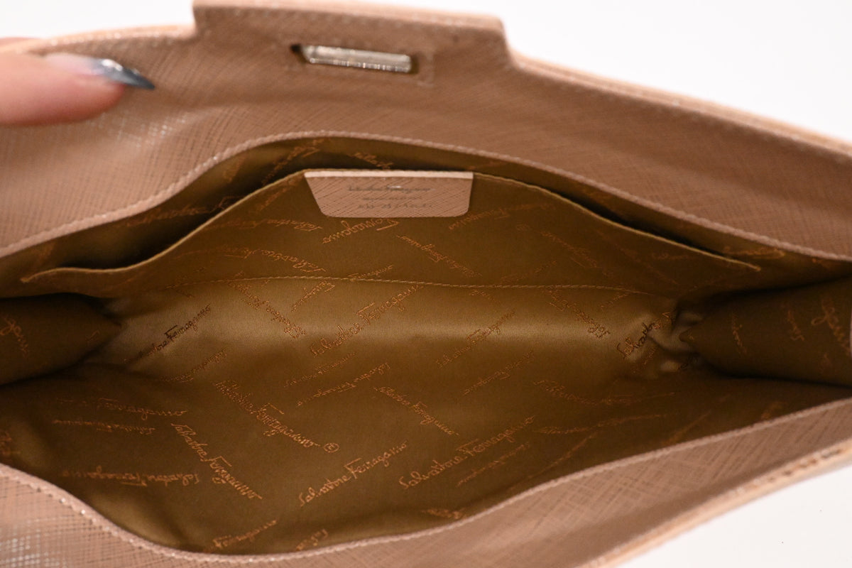 Ferragamo Shoulder Bag in Pink Leather