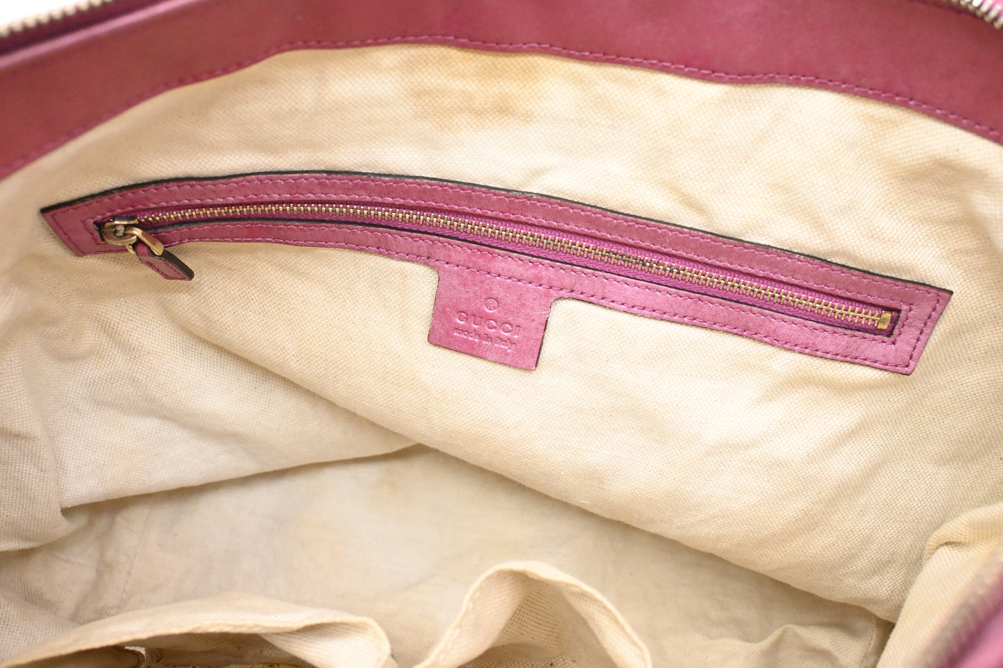 Gucic Shoulder Bag in Pink Guccissima Leather