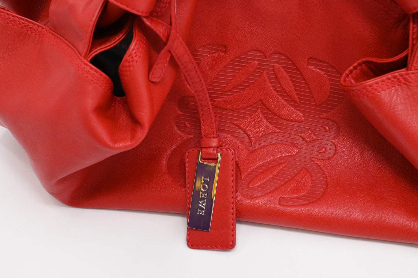 Loewe Nappa Aire Handbag in Red Leather
