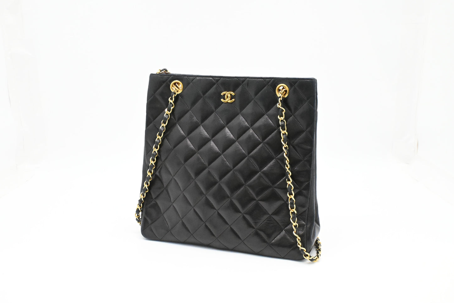 Chanel Shoulder Bag in Black Mattelassé Leather