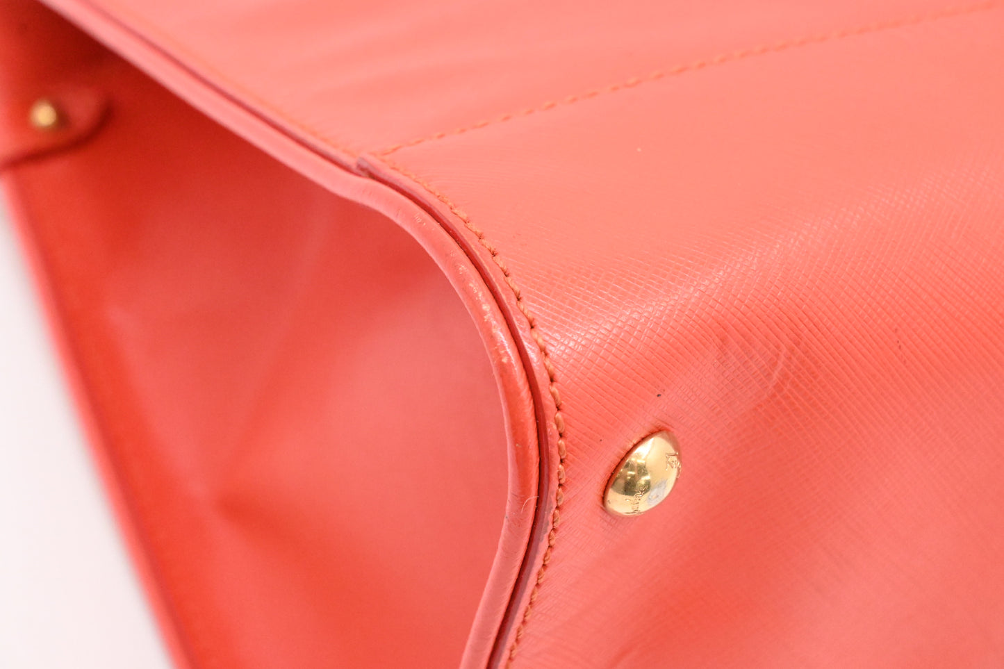 Ferragamo Handbag in Vermilion Red Leather