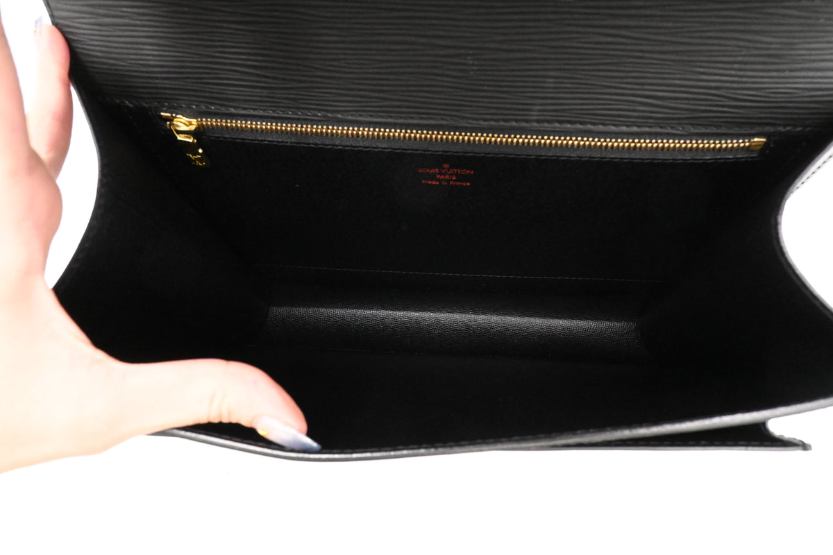 Louis Vuitton Monceau in Black Epi Leather