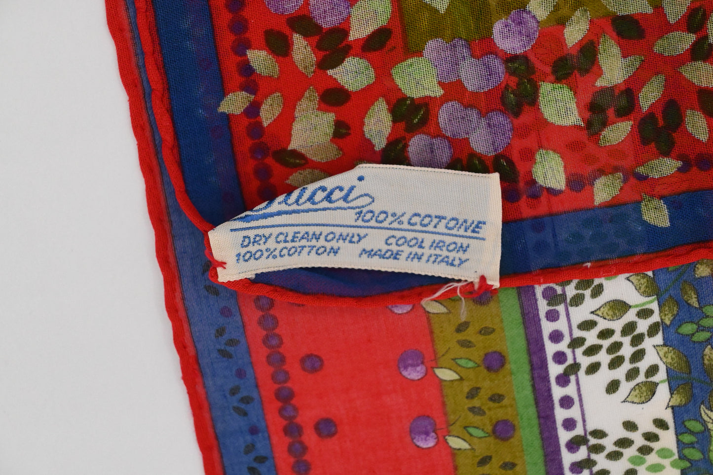 Gucci Floral Scarf in Red Cotton