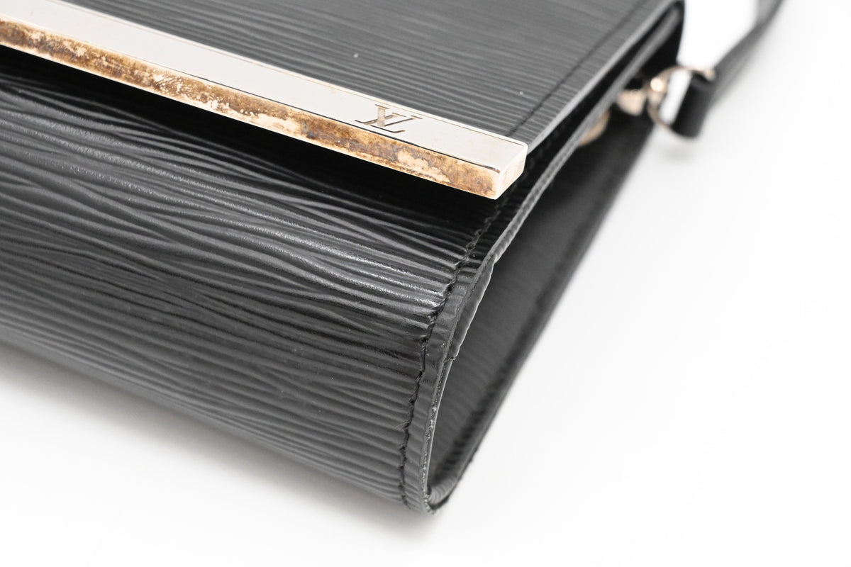 Louis Vuitton Pochette Sevigne in Black Epi Leather