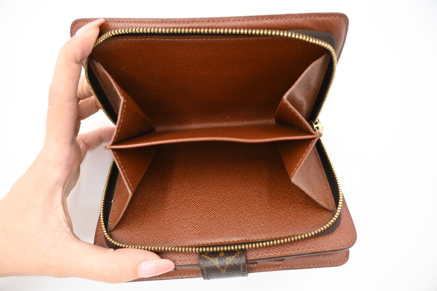 Louis Vuitton Wallet in Monogram Canvas