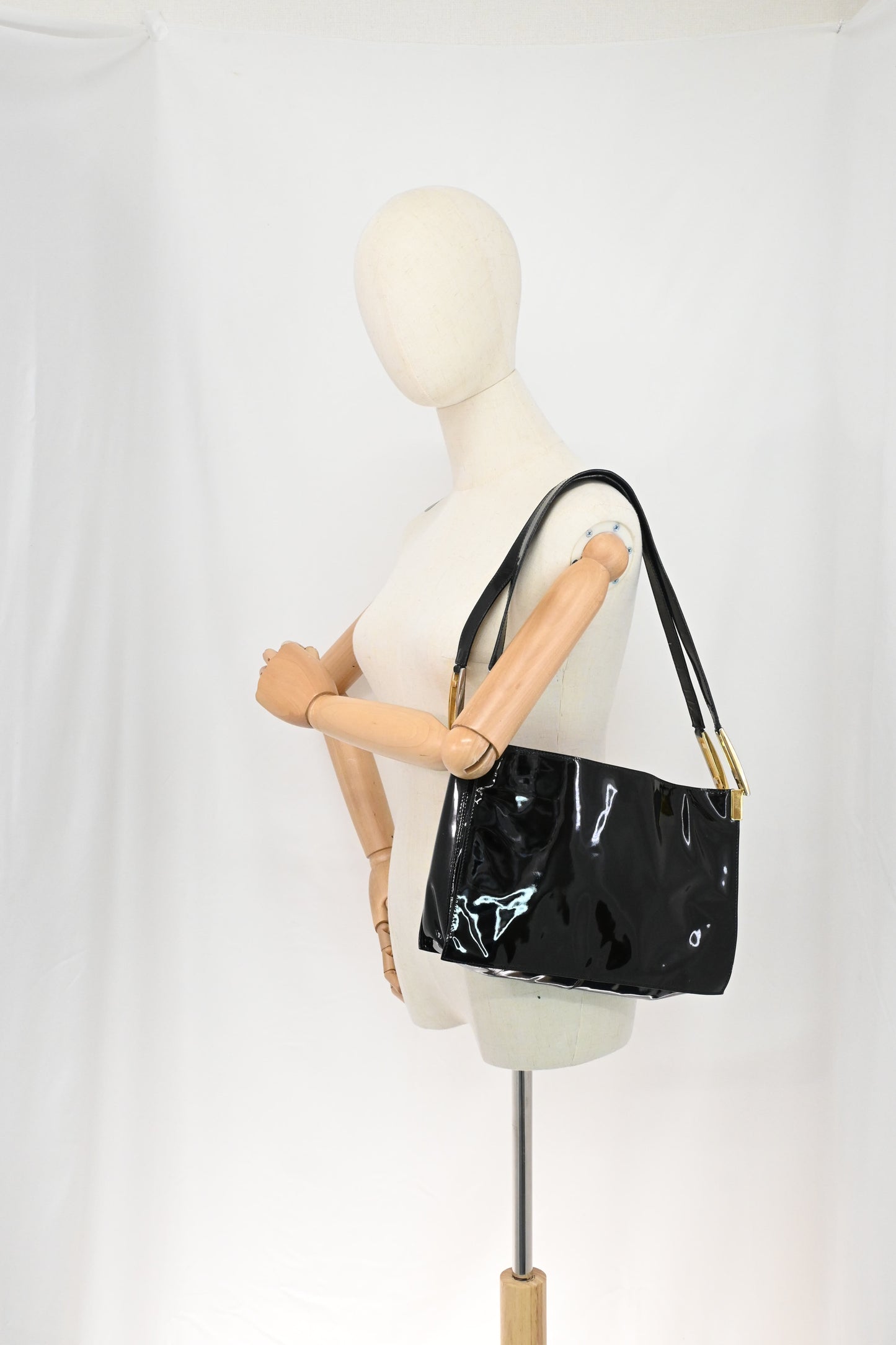 Fendi Shoulder Bag in Black Patent Leather