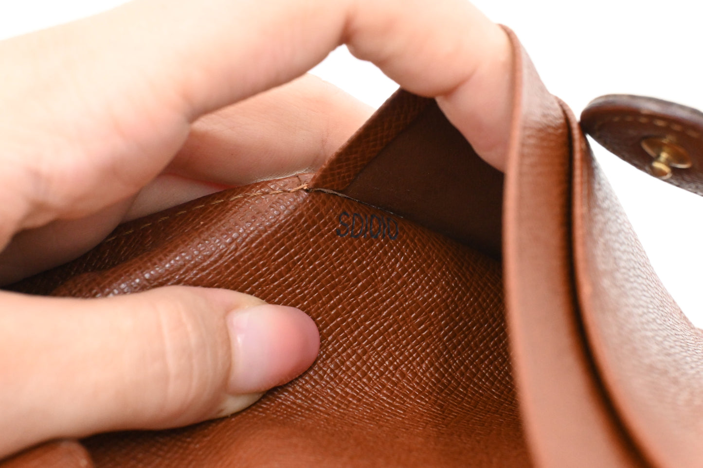 Louis Vuitton Wallet in Monogram Canvas