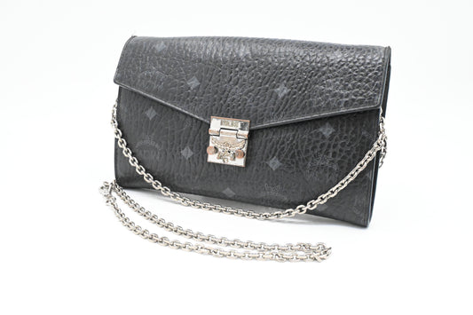 MCM Chain Clutch in Black Visetos Canvas
