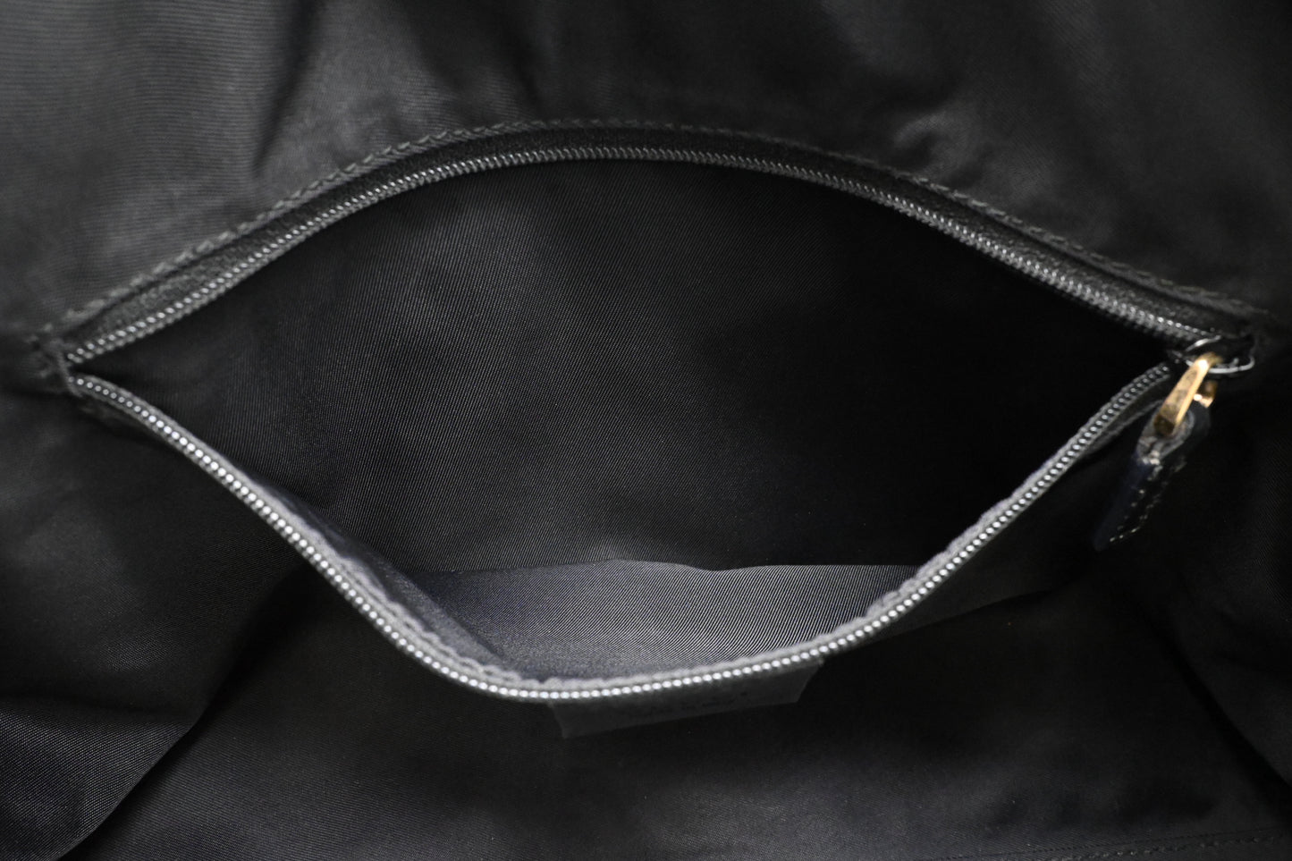 Gucci Shoulder Bag in Black Horsebit Canvas