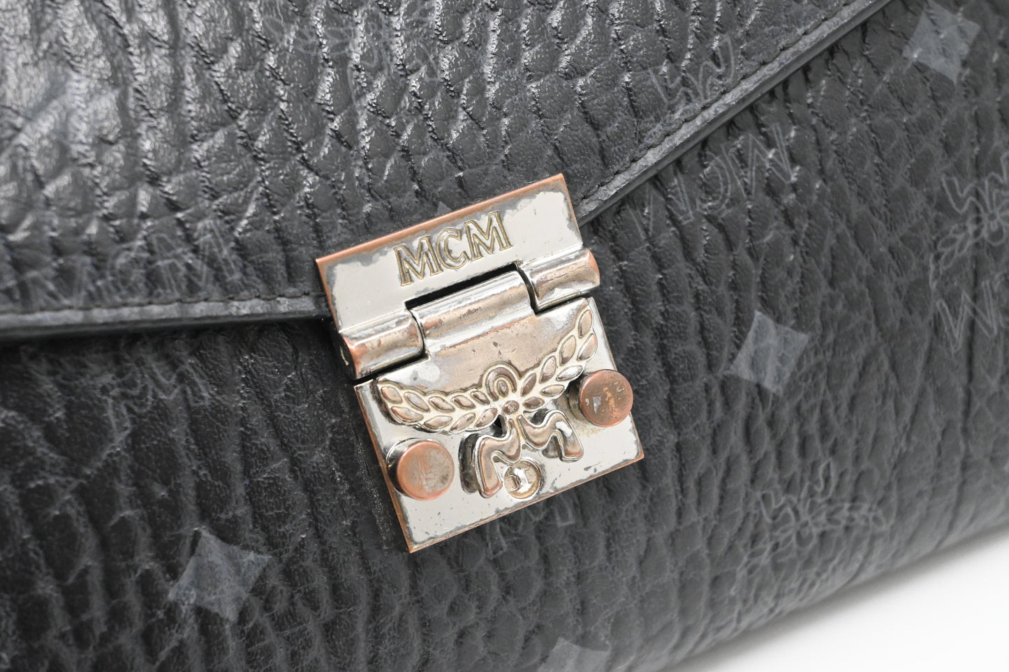 MCM Chain Clutch in Black Visetos Canvas