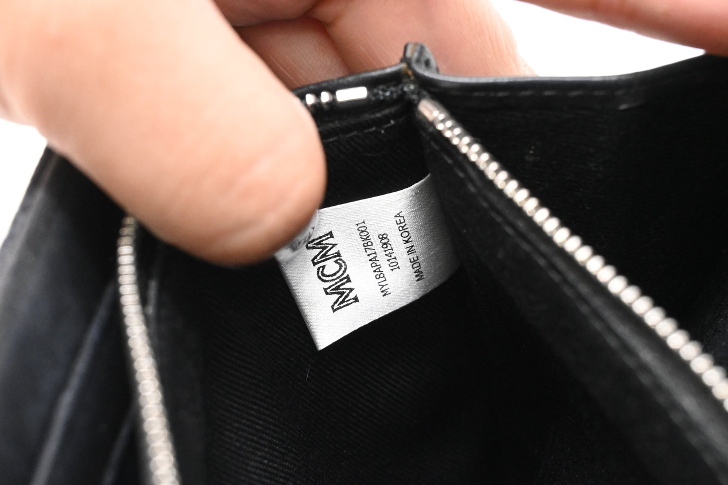 MCM Chain Clutch in Black Visetos Canvas