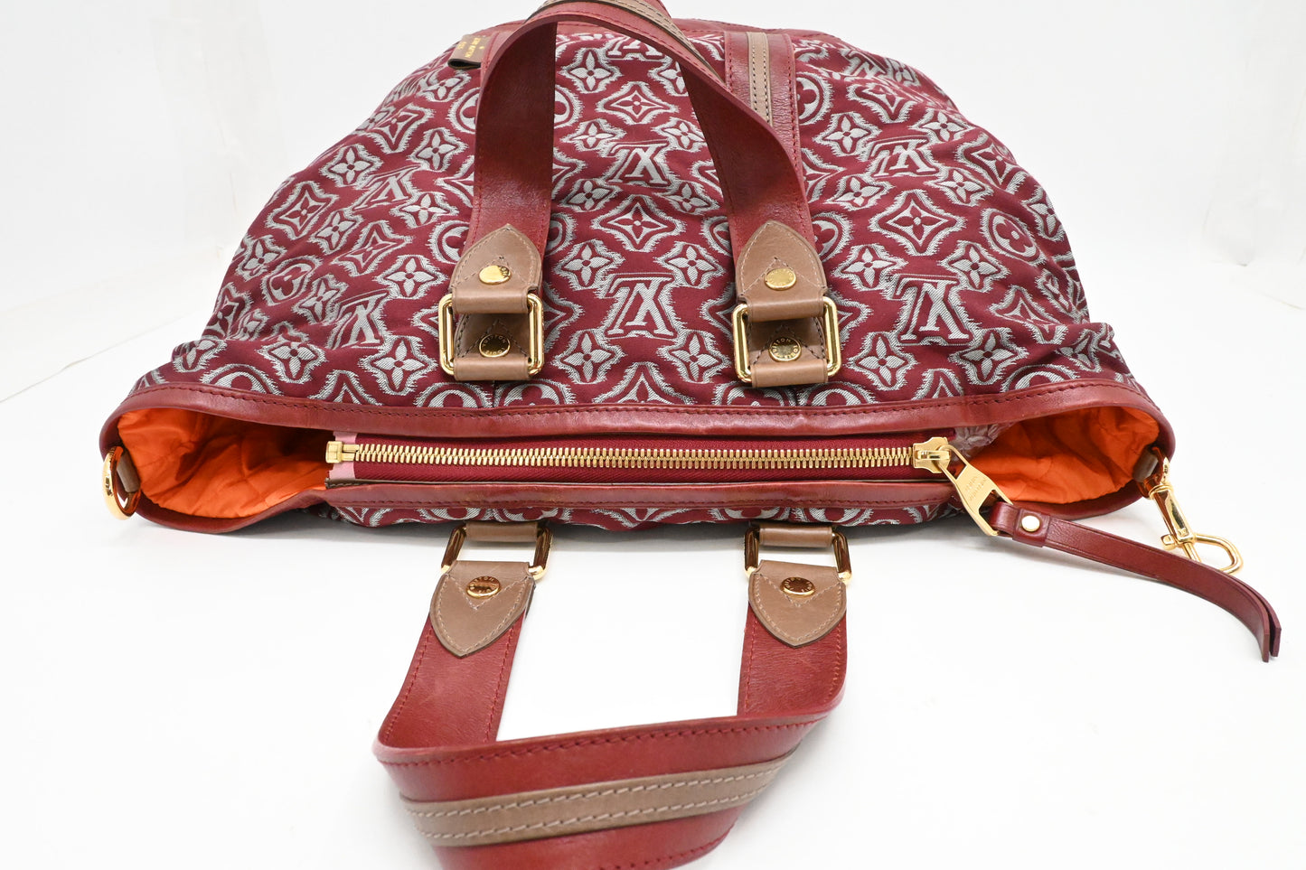 Louis Vuitton Limited Edition Aviator in Red and Silver Jacquard Canvas