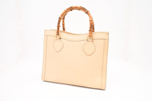 Gucci Medium Diana in Cream Leather