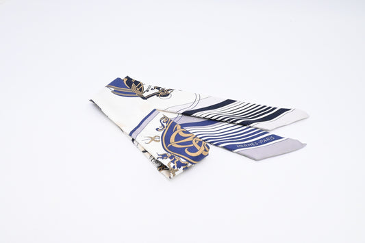 Hermes 'Ex Libris' Twilly in White and Blue Silk