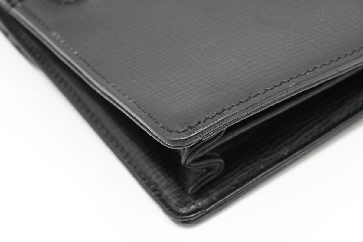 Burberry Clutch Bag in Black Leather