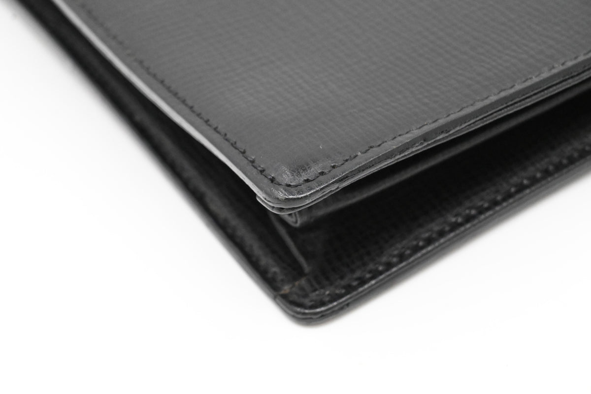 Burberry Clutch Bag in Black Leather