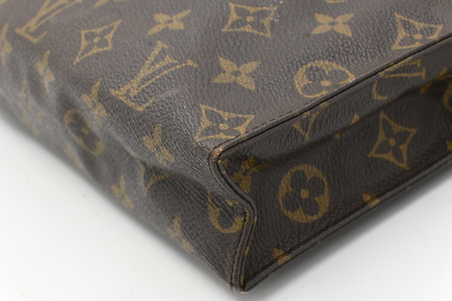 Louis Vuitton Toiletry 26 in Monogram Canvas
