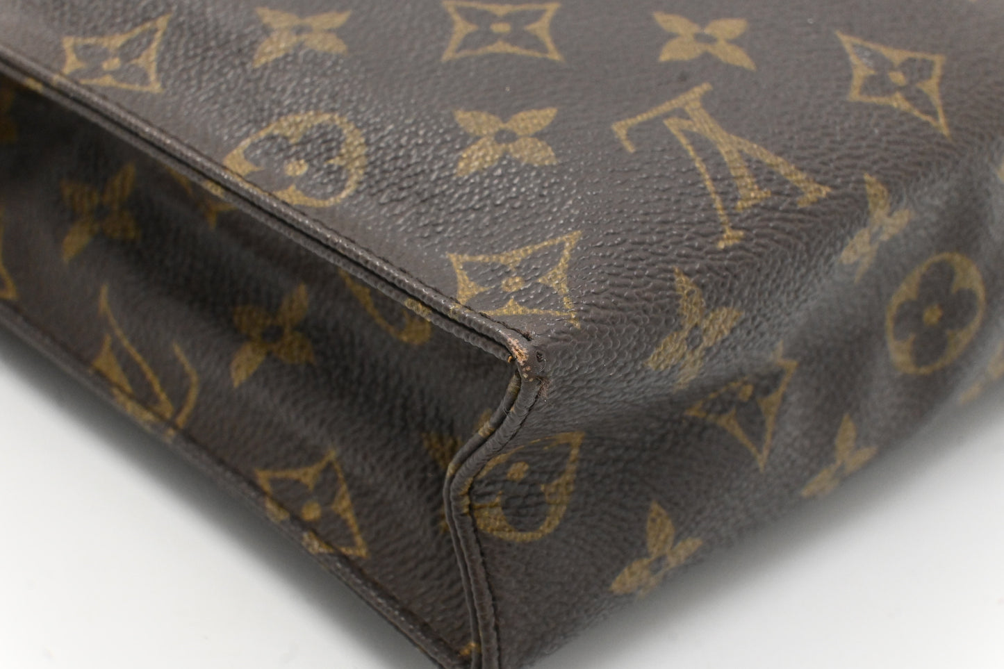Louis Vuitton Toiletry 26 in Monogram Canvas