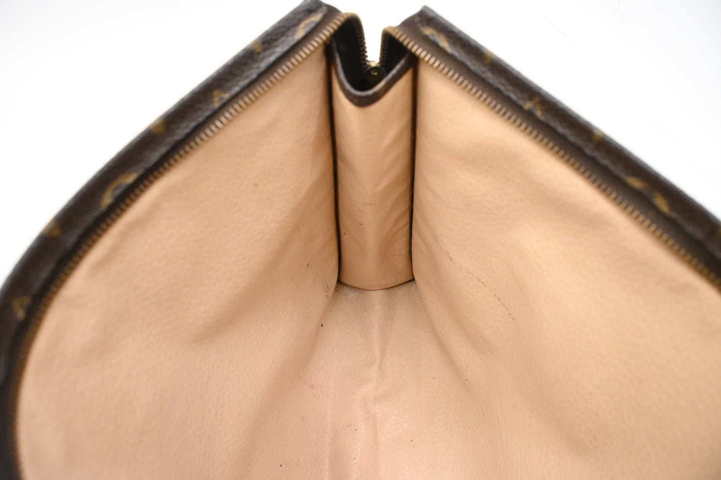 Louis Vuitton Toiletry 26 in Monogram Canvas